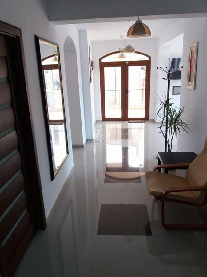 Casa Adrian 2 Mai Apartment Luaran gambar